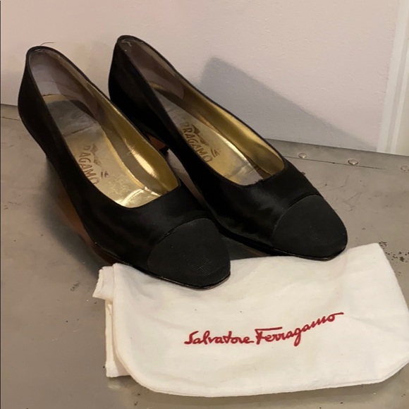 Ferragamo Satin Pumps - Picture 1 of 4